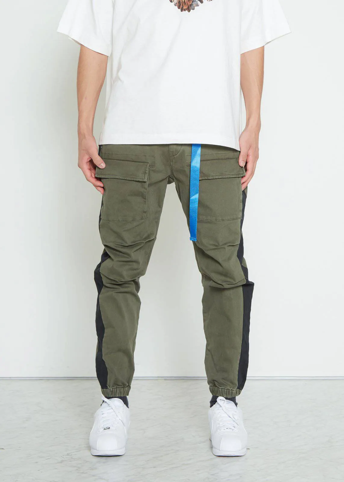 Konus Men's Woven Jogger with Tape in Olive