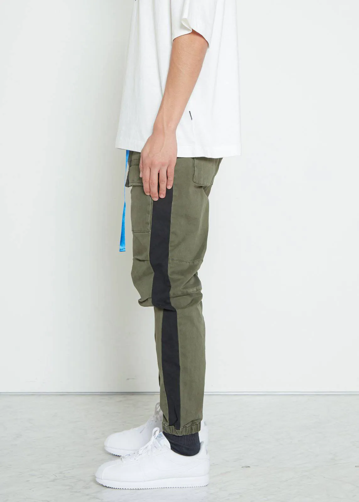 Konus Men's Woven Jogger with Tape in Olive