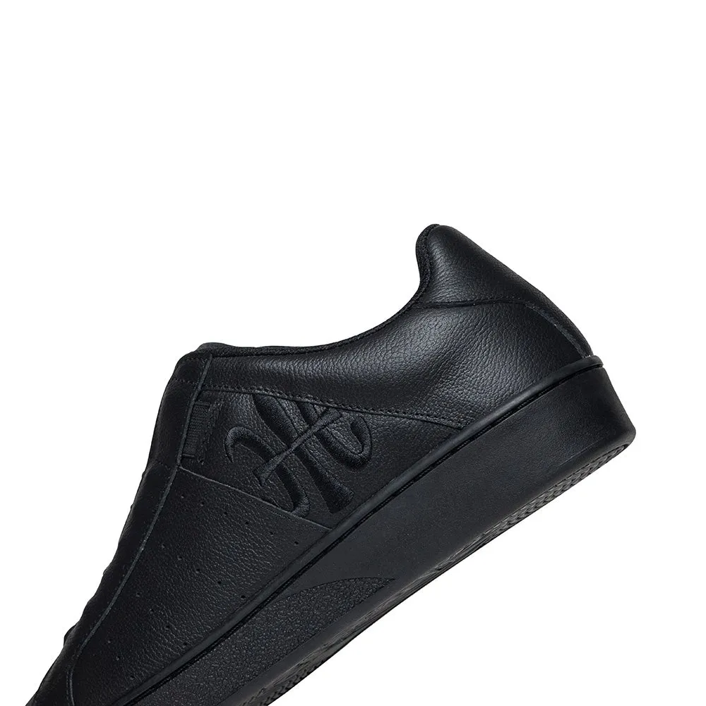 Men's Icon Black Logo Leather Sneakers 01900-999